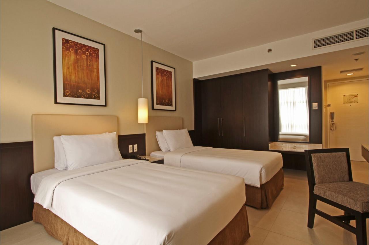 The B Hotel Alabang Muntinlupa City Exterior foto